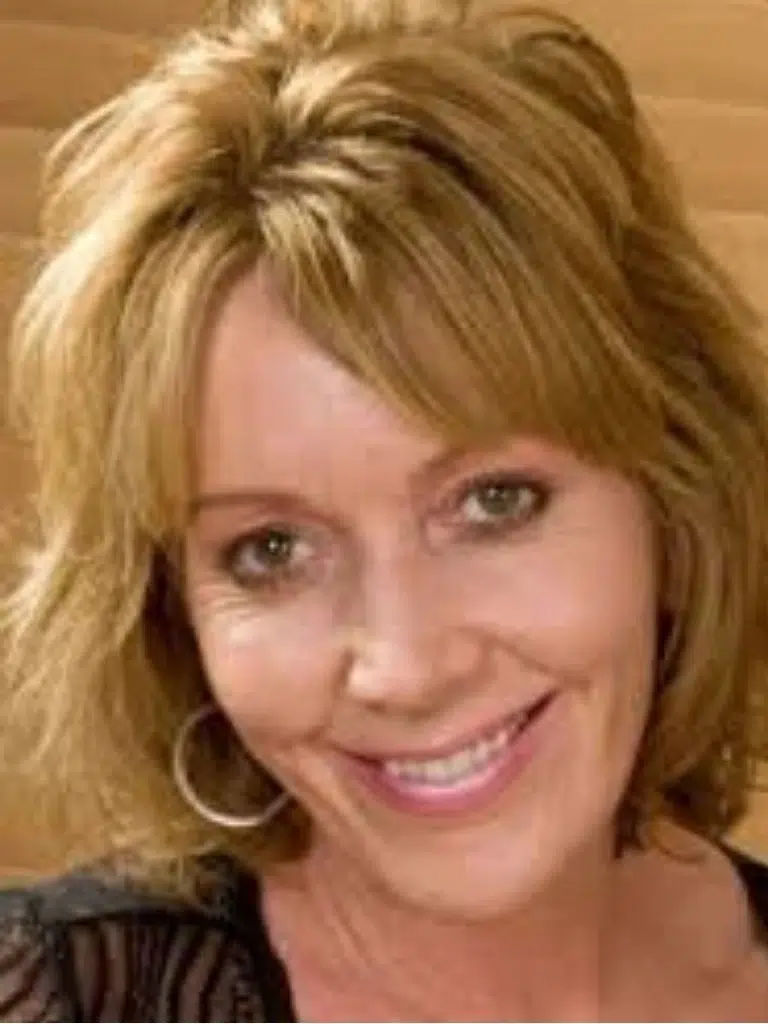 Samantha Stone Biography: Wiki, Age, Career, Height, Weight, Boyfriend, Net Worth & More