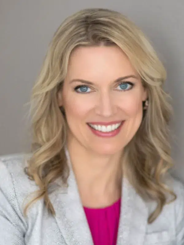 Carol Cox Biography Wiki, Age, Career, Height, Weight, Boyfriend, Net Worth & More