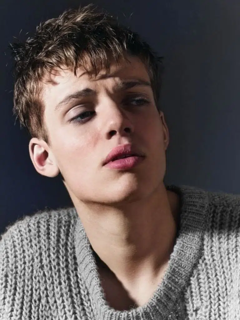 Oscar Lesage Biography: Wiki, Age, Career, Height, Weight, Girlfriend, Net Worth & More