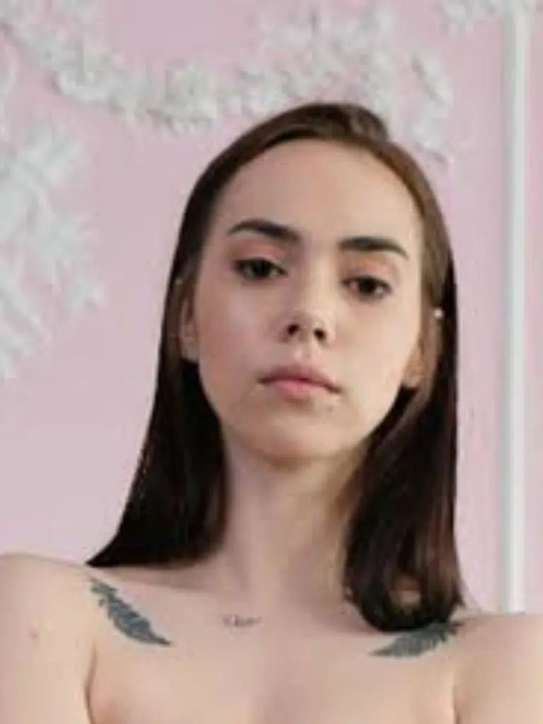 Alice Atwood Biography: Wiki, Age, Career, Height, Weight, Boyfriend, Net Worth & More