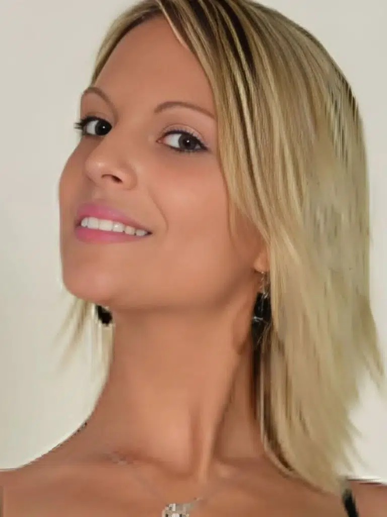 Alix Feeling Biography: Wiki, Age, Career, Height, Weight, Husband, Net Worth & More