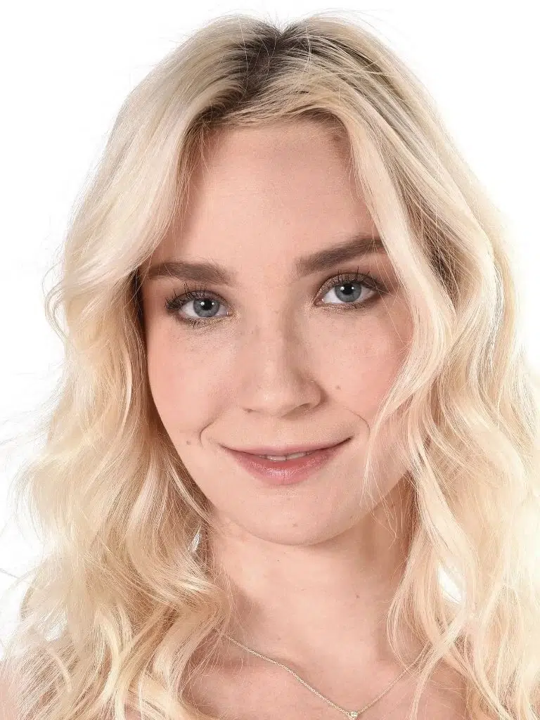 Claire Roos Biography: Wiki, Age, Career, Height, Weight, Boyfriend, Net Worth & More