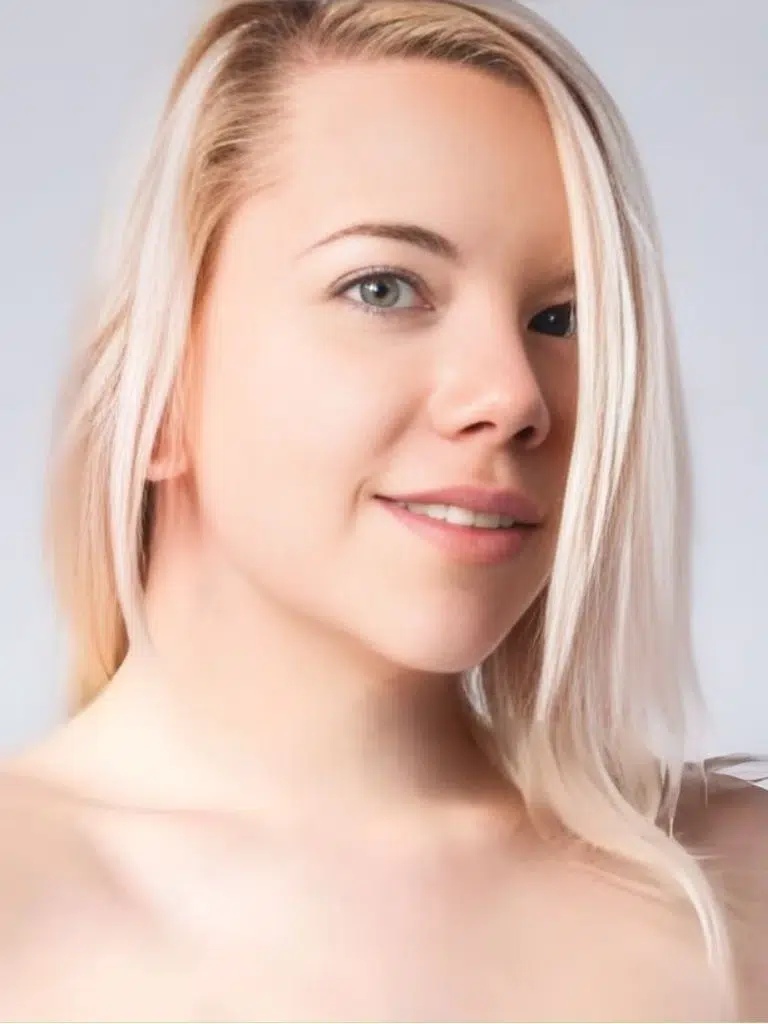 Jule Stern Biography: Wiki, Age, Career, Height, Weight, Boyfriend, Net Worth & More