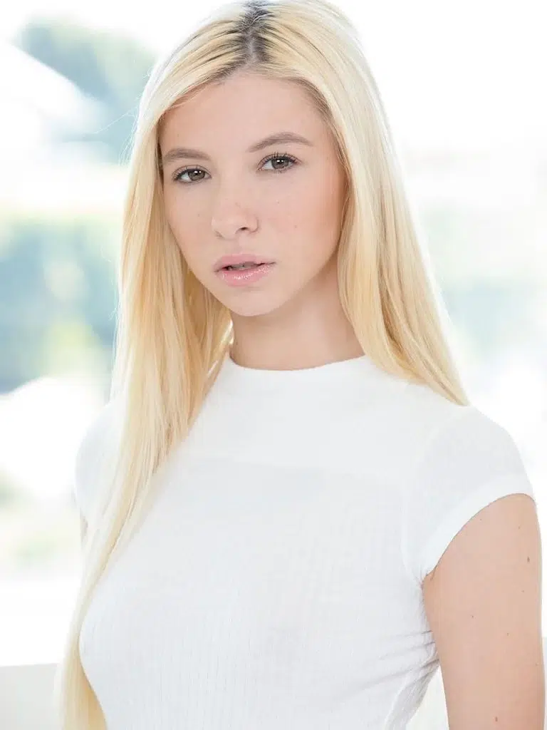 Kenzie Reeves Biography: Wiki, Age, Career, Height, Weight, Boyfriend, Net Worth & More