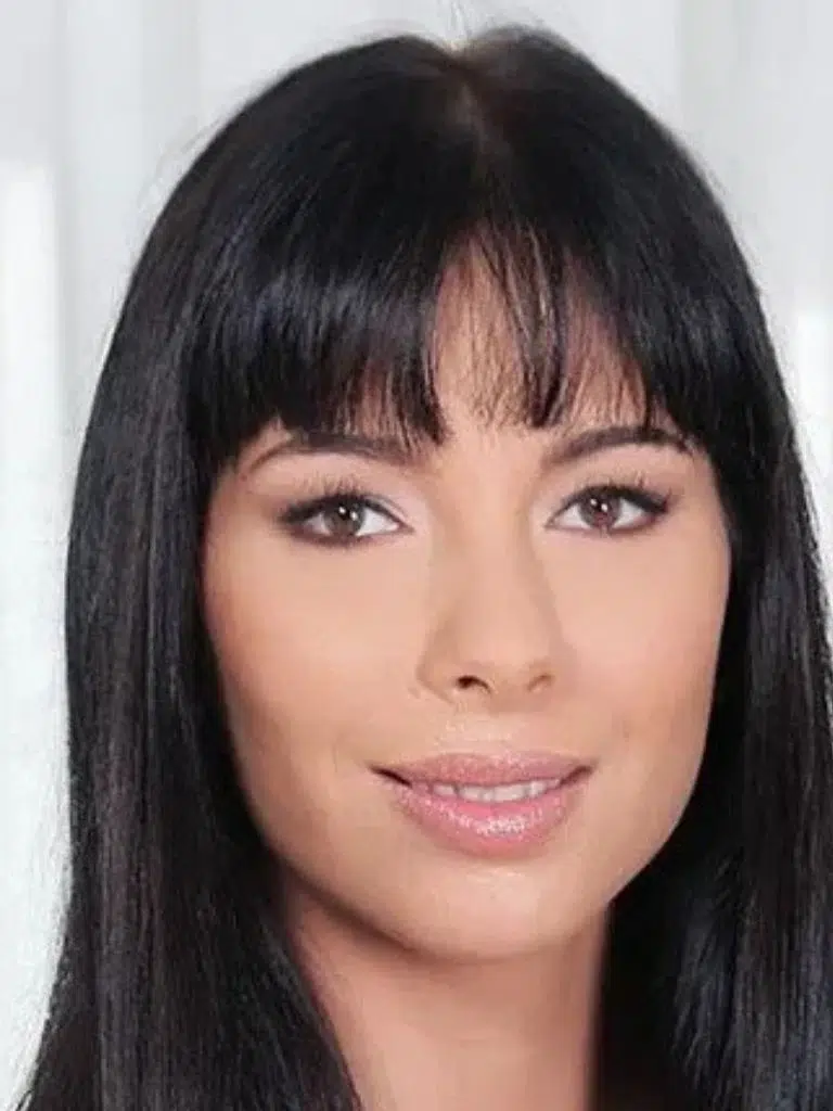 Kitty Cam Biography: Wiki, Age, Career, Height, Weight, Boyfriend, Net Worth & More