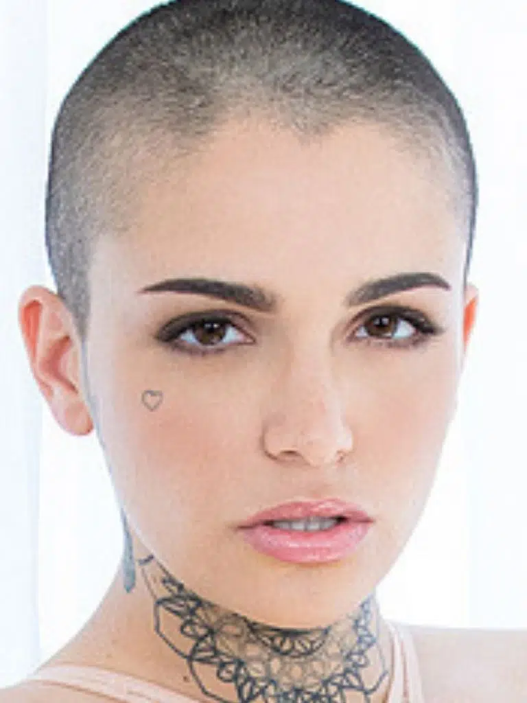 Leigh Raven Biography: Wiki, Age, Career, Height, Weight, Boyfriend, Net Worth & More
