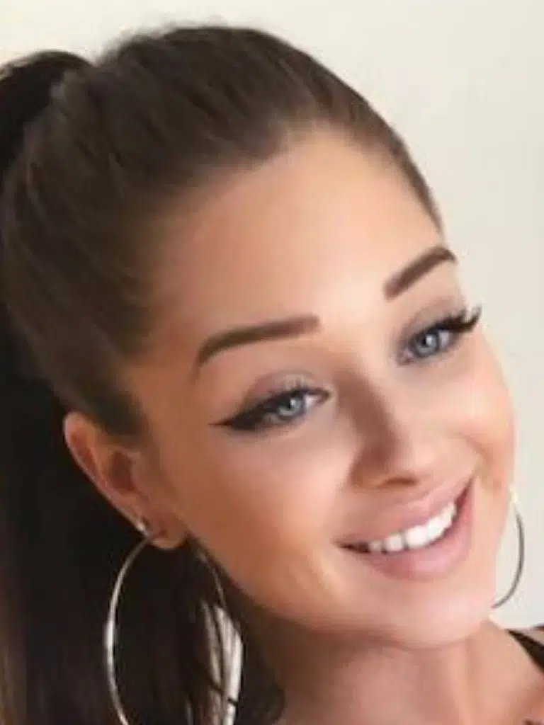 Valerie Cossette Biography: Wiki, Age, Career, Height, Weight, Family, Net Worth & More